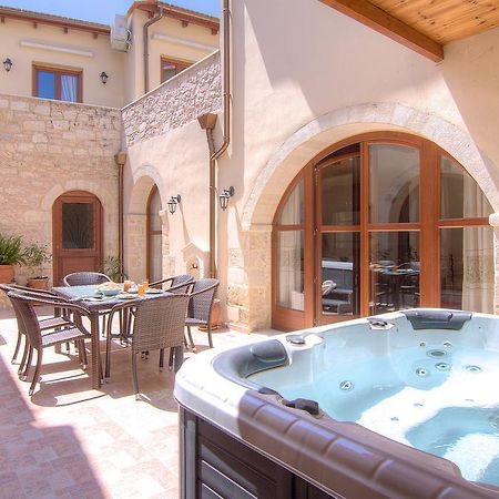 Askoutsi Manor, A Natural Tranquil Retreat, By Thinkvilla Agios Ioannis  Bagian luar foto