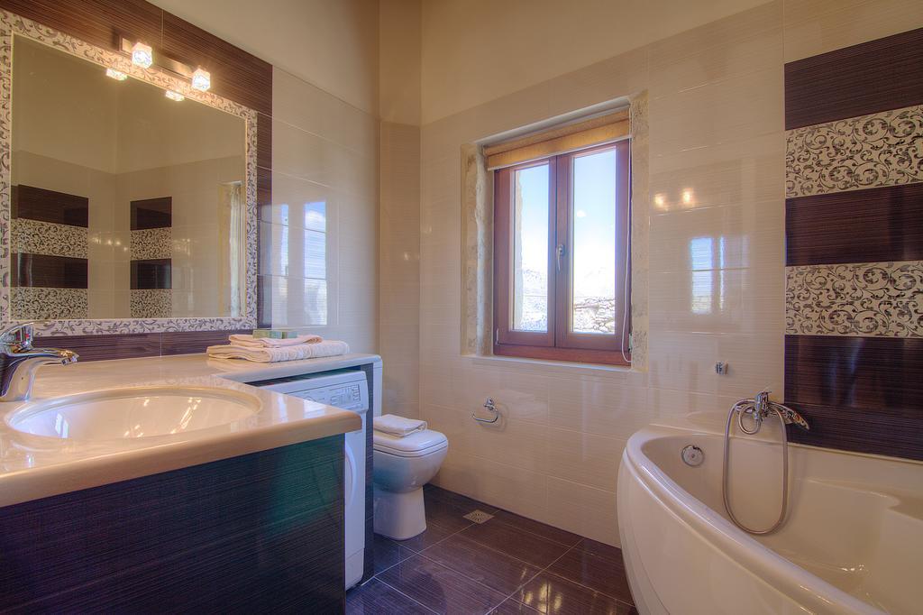 Askoutsi Manor, A Natural Tranquil Retreat, By Thinkvilla Agios Ioannis  Bagian luar foto