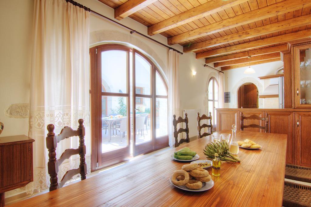 Askoutsi Manor, A Natural Tranquil Retreat, By Thinkvilla Agios Ioannis  Bagian luar foto